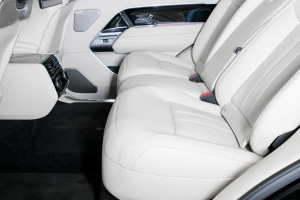 Range Rover P460e LWB Autobiography 24MY