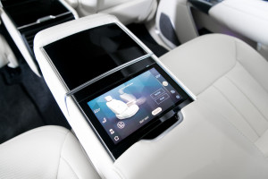 Range Rover P460e LWB Autobiography 24MY