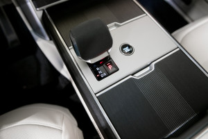 Range Rover P550e Autobiography 24MY