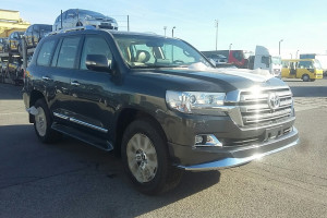 Toyota Land Cruiser GXR (LC200)